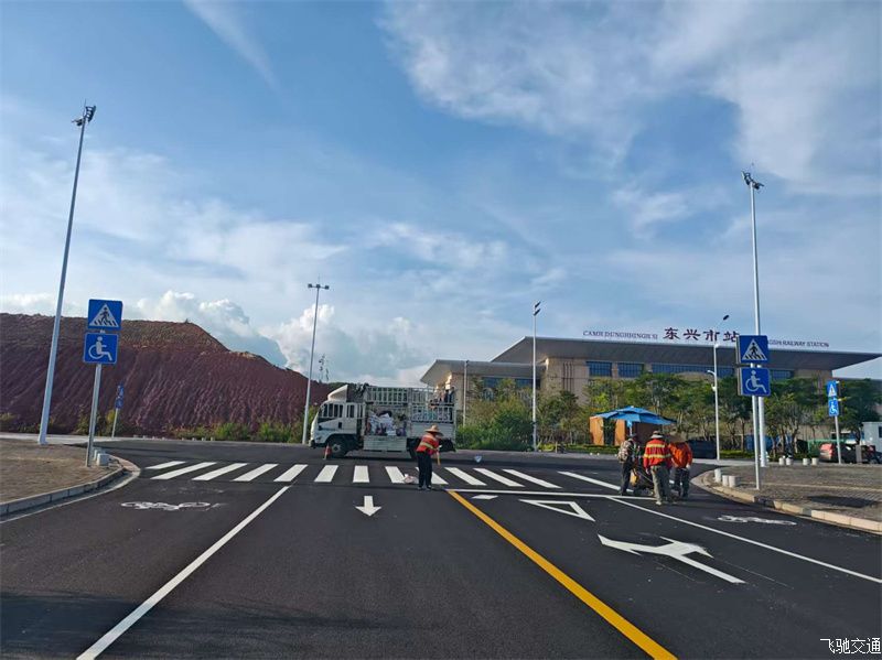 道路划线施工地面划线地标线